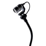 Auf weißem Grund ein Schwanenhalsmikrofon, am oberen Ende ist eine kleine Mikrofonkapsel welche mit einem Kabel angeschlossen ist das in den Schanenhals geht. Neumann MCM 114 Mikrofon